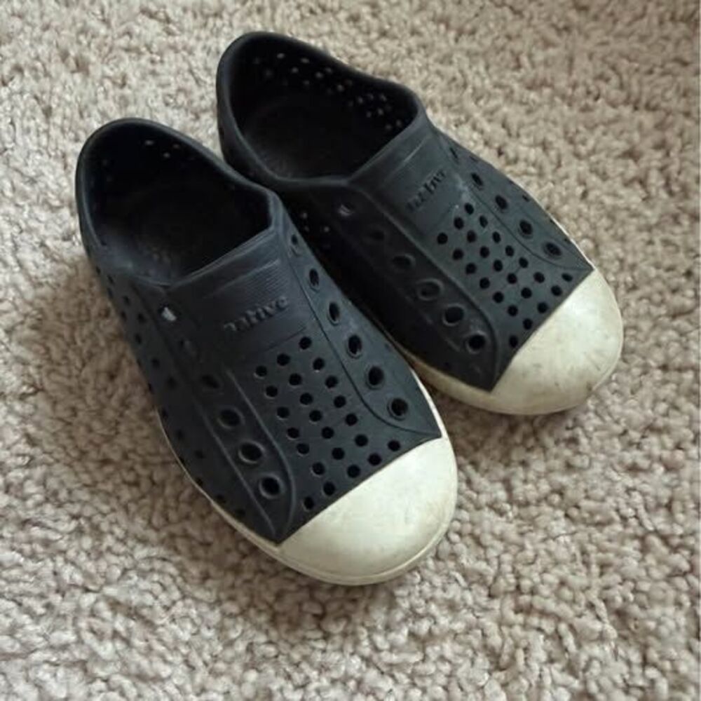 Native Jefferson Shoes Size C7